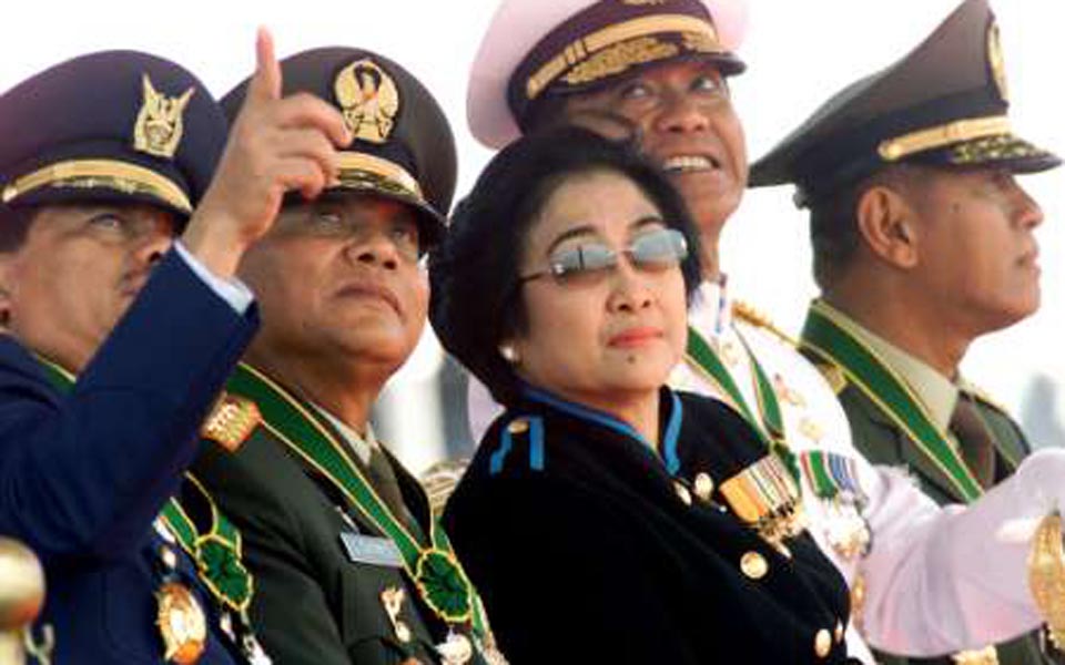 Endriartono Sutarto and President Megawati Sukarnoputri (tamaraberg)