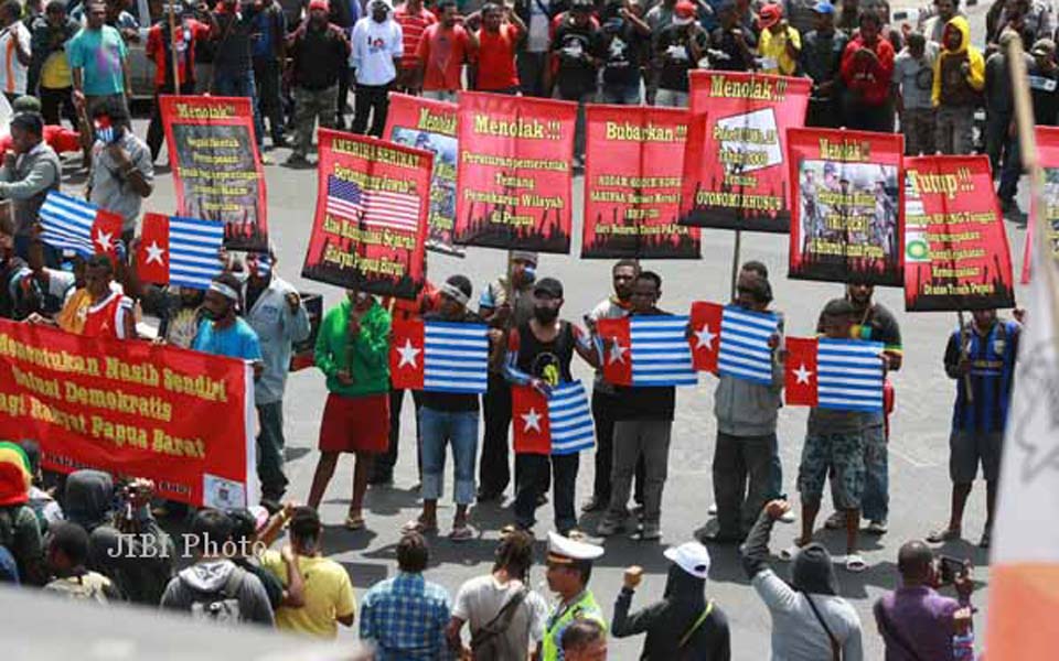Papuan students demonstrate in Yogyakarta (Solo Pos)