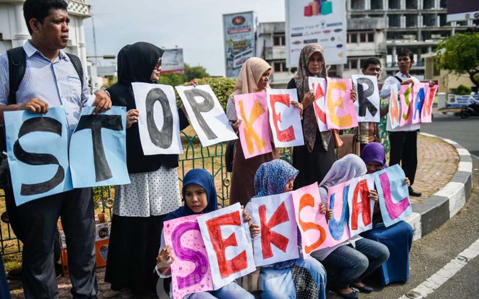 Protest against sexual violence in Banda Aceh (Tribune)