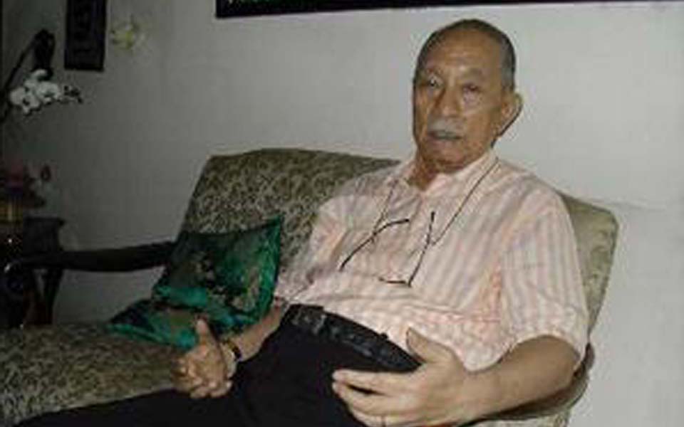 Diponegoro University sociological law expert Satjipto Rahardjo (Wikipedia)