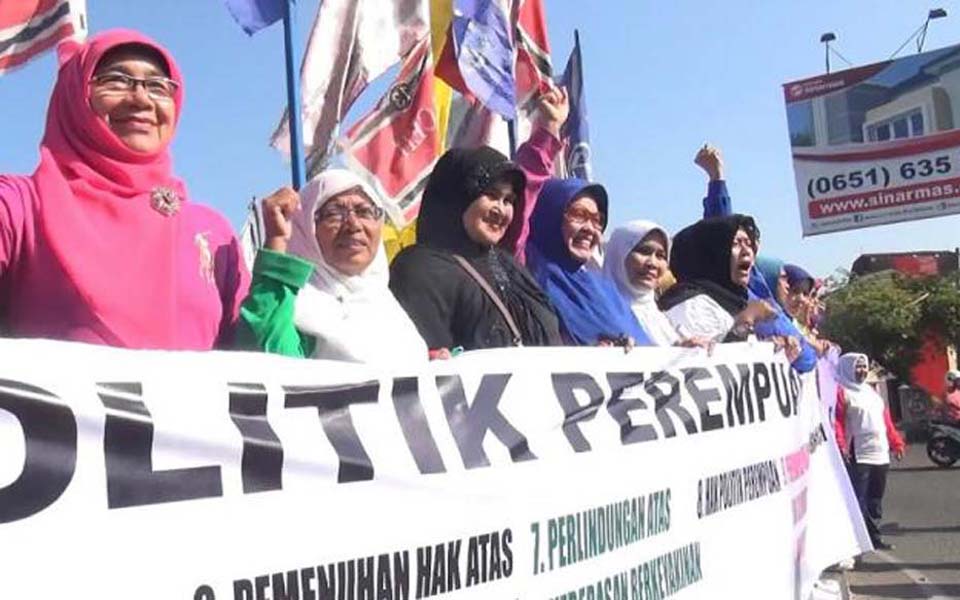 Women protesters call for peaceful elections in Aceh (Kompas)