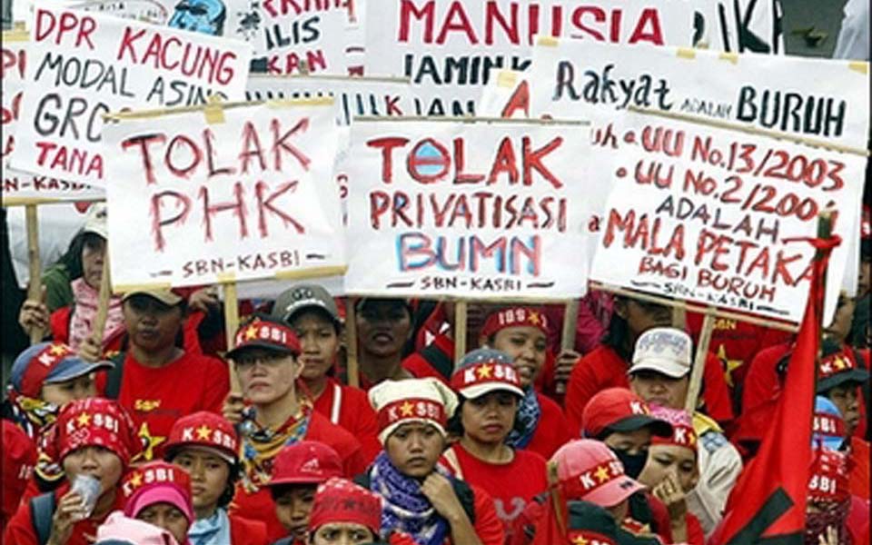 Workers commemorate May Day in Jakarta (AP)