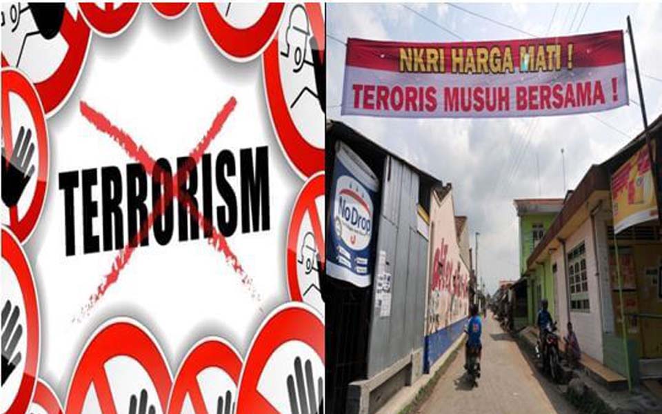 Anti-terrorism street banners and posters (Jurnal Intelijen)