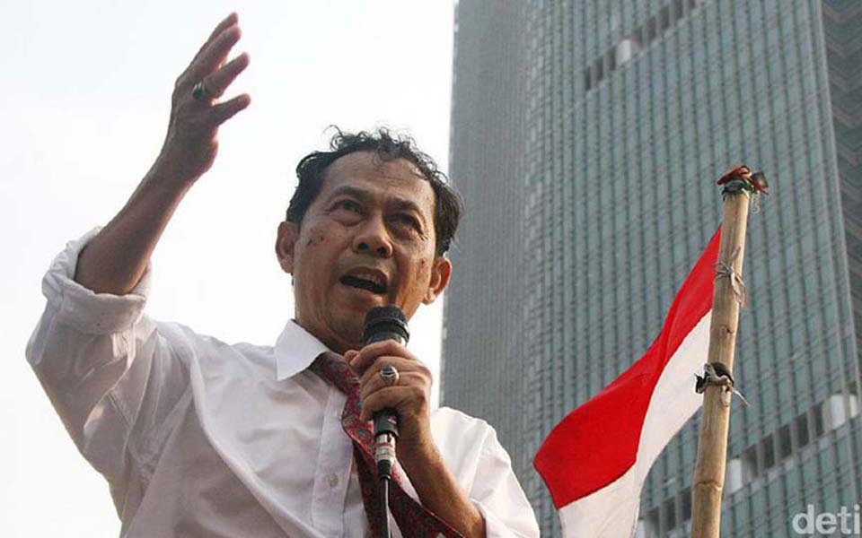 Sri Bintang Pamungkas speaking at rally in Jakarta (Detik)