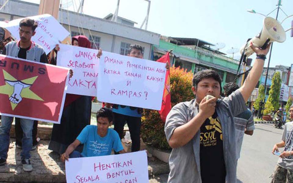 Student Solidarity for the People rally in Aceh (Tribune)