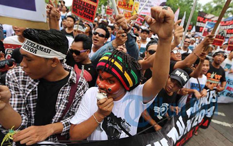 Local people protest in Bali (Tribune)