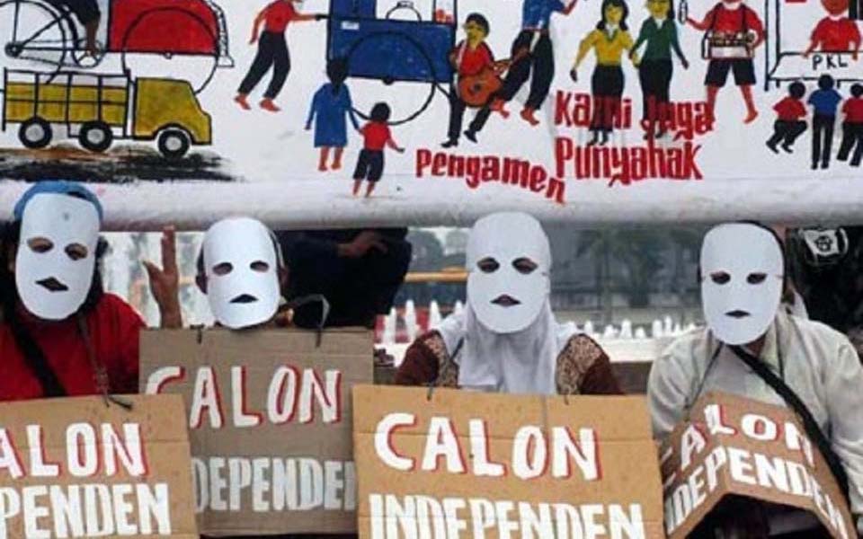 Protesters call for independent candidates to be allowed to run (Nusantara)