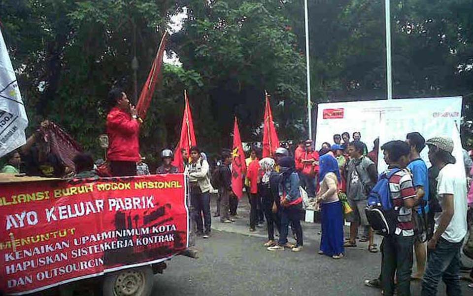 Labour demonstration in Samarinda (tribunnews)