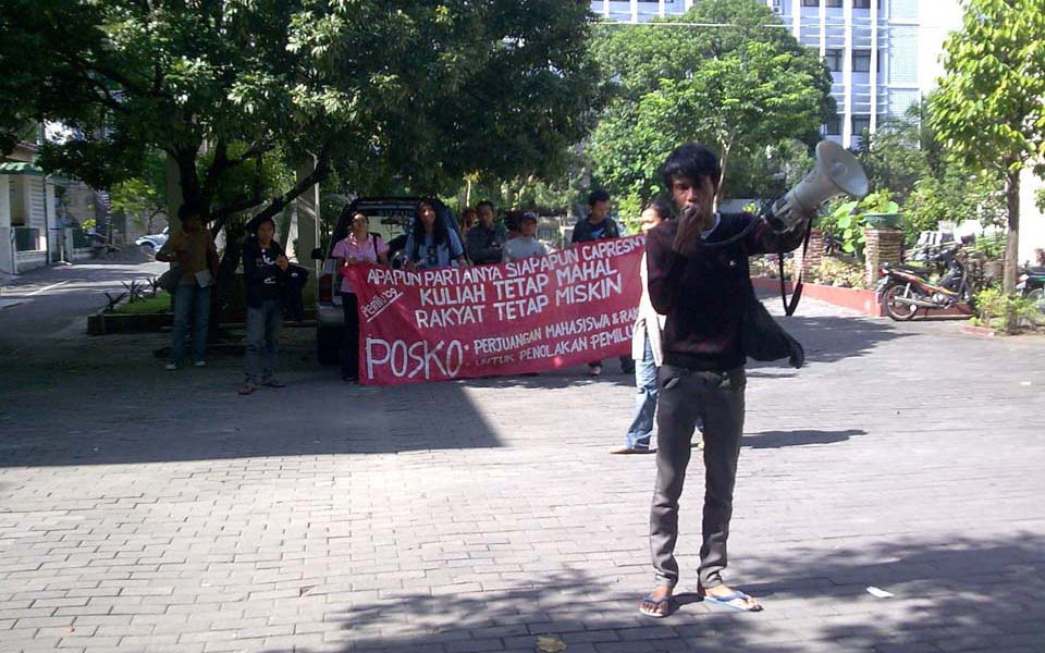 Protester give speech at LMND-PRM rally (kprm-prd)