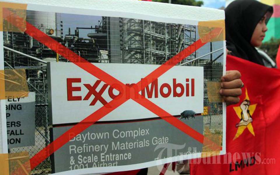 LMND protest against ExxonMobil (Tribune)