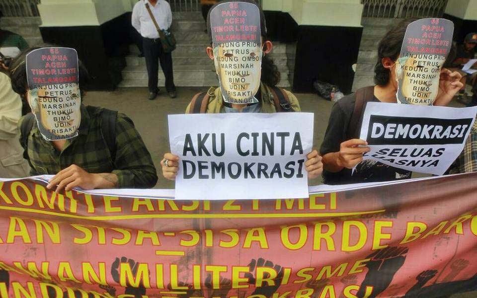 May 21 Committee action marking fall of Suharto (Buli Ju)