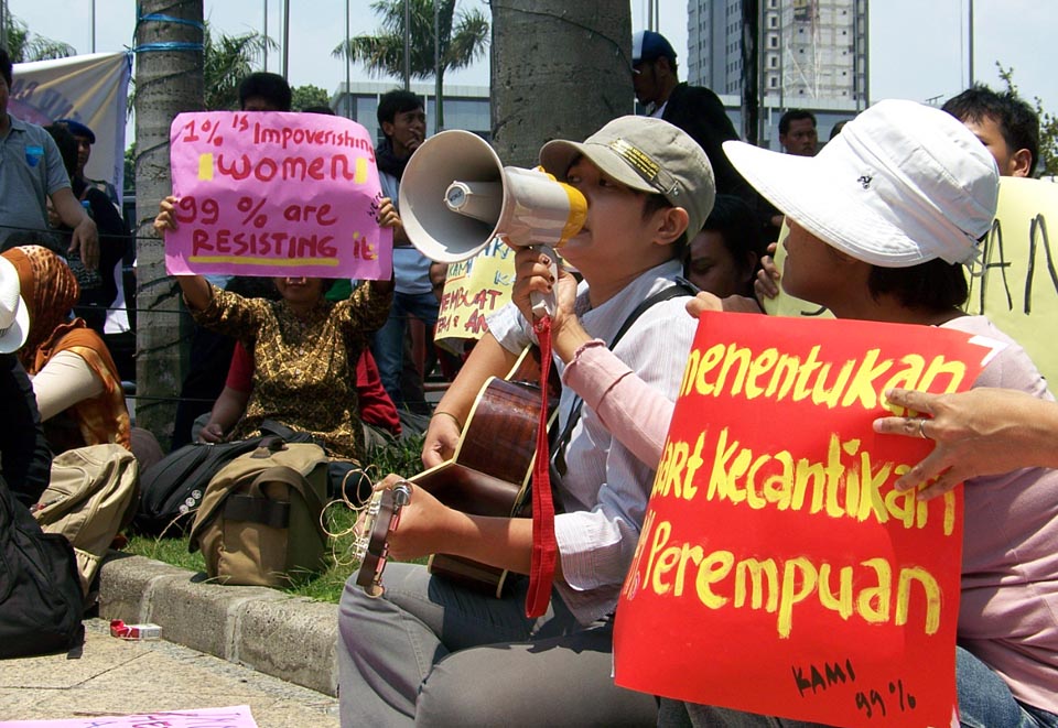 Occupy Jakarta demonstration at Jakarta Stock Exchange building (3.bb)