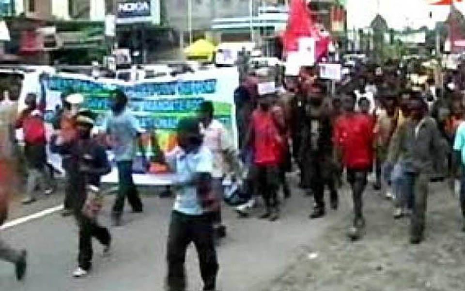 Protesters in Manokwari reject 1969 Act of Free Choice - August 2, 2011 (Liputan 6)