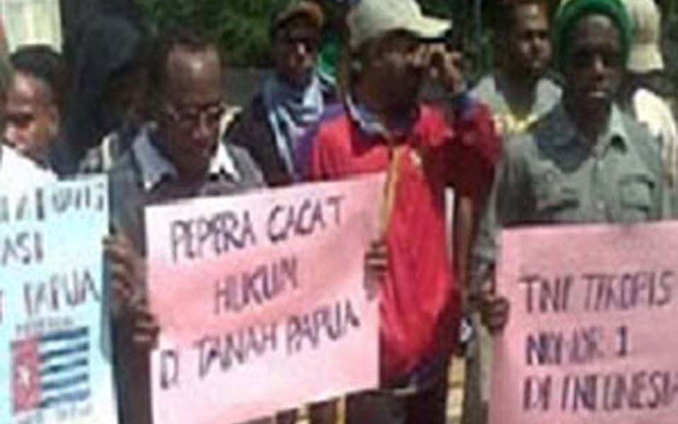 West Papuan protesters call for self-determination in Bogor - August 16, 2013 (Pos Kota)