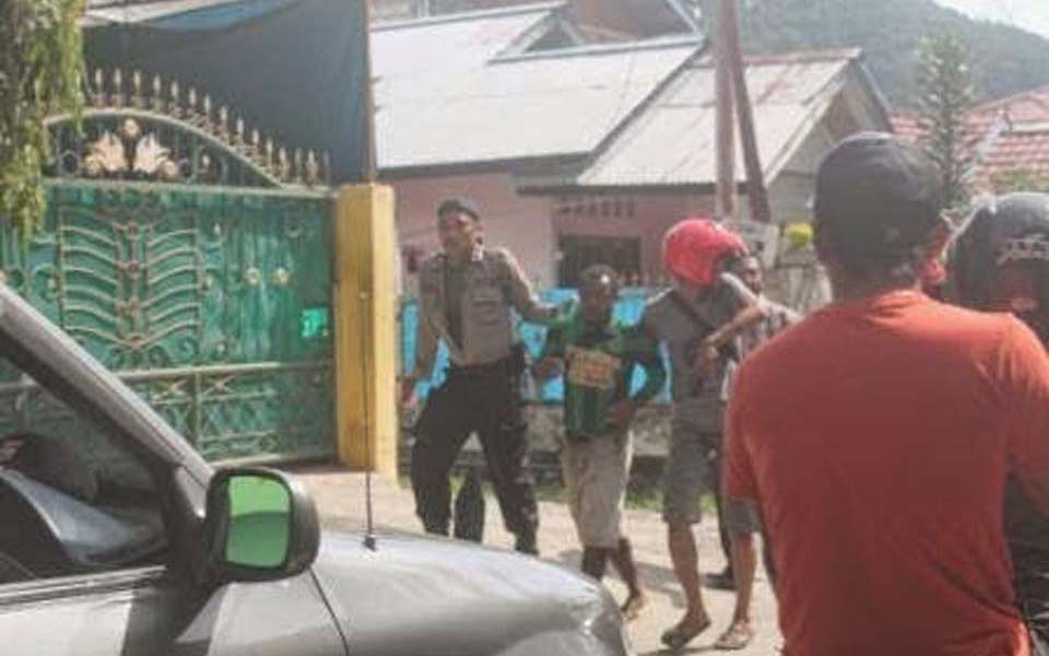 KNPB activists being arrested in Dogiyai - November 20, 2014 (Suara Wiyaimana) 