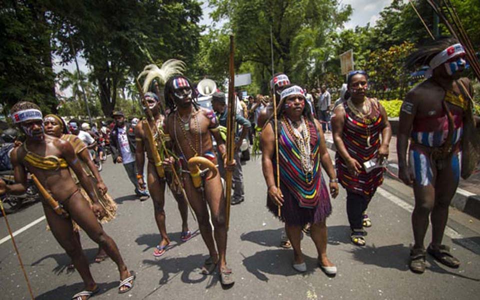 Papuan Student Alliance (AMP) commemorates West Papua's 51st anniversary in Yogyakarta - December 1, 2014 (Tempo)