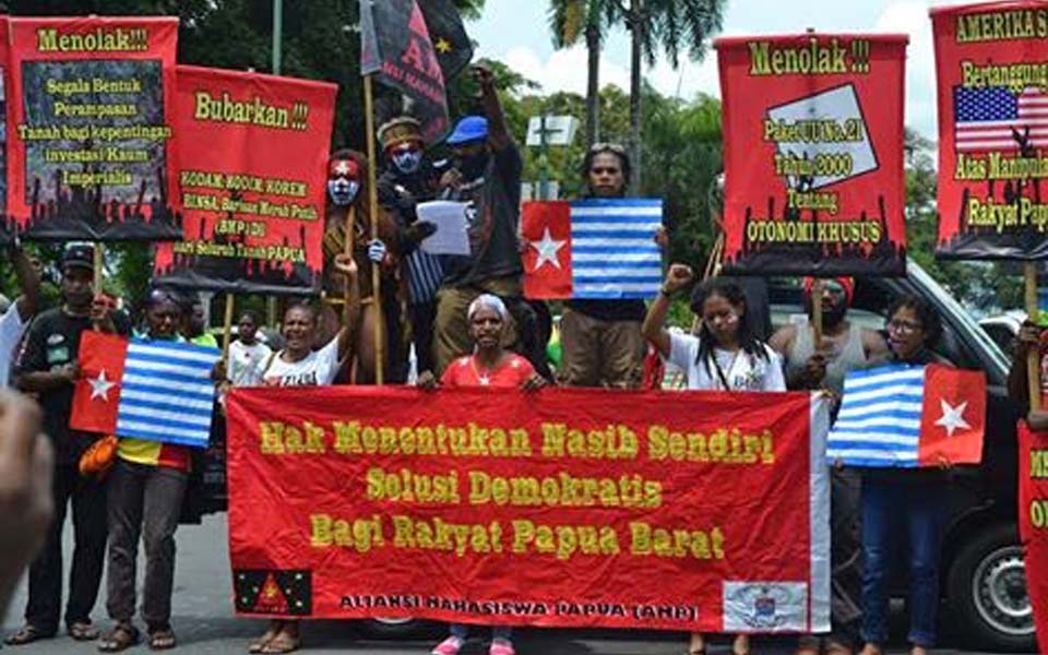 Papuan Student Alliance rally in Yogyakarta commemorating Trikora - December 19, 2017 (wkbgnews)