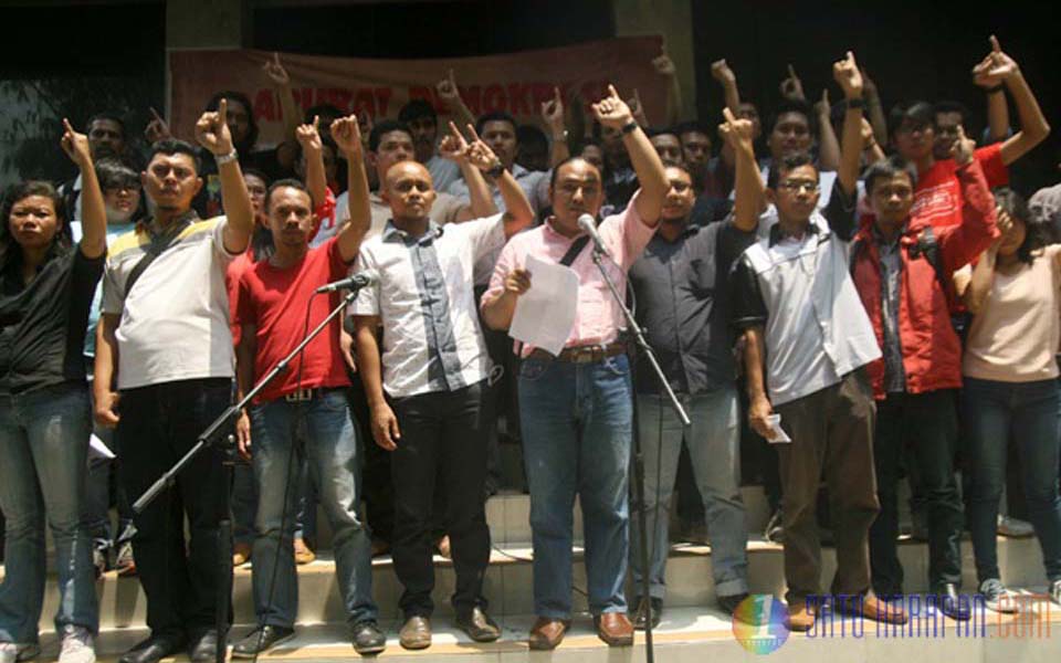 People's Sovereignty Movement declaration at LBH office in Jakarta - October 7, 2014 (Satu Harapan)