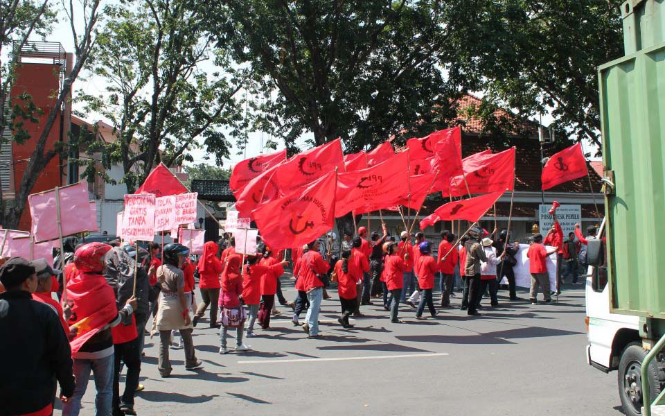 Rally by APB workers - May 2, 2012 (A. Irwanto)