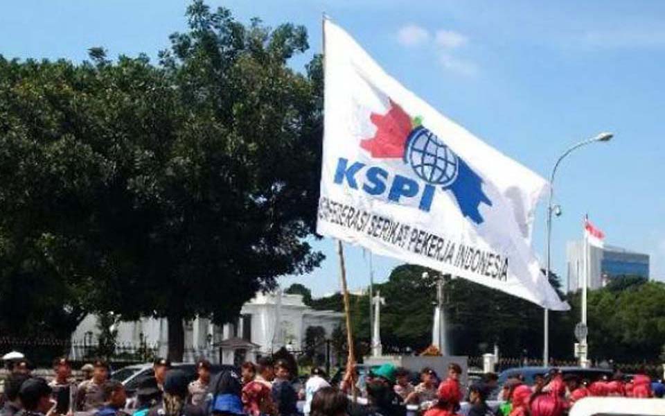 KSPI workers commemoate May Day with rally at State Palace - May 1, 2015 (Tribune)