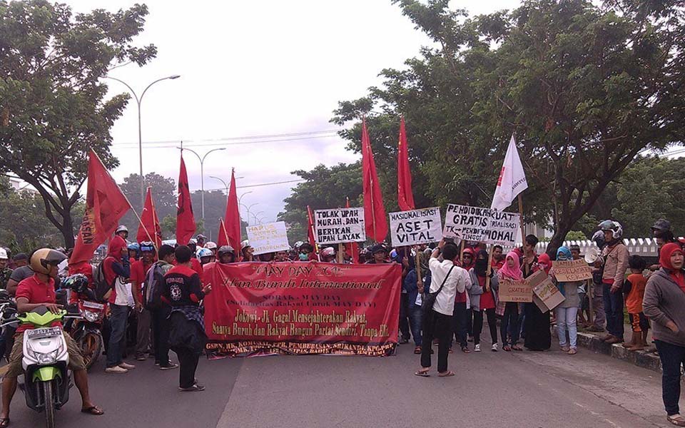Sorak rally commemorating May Day in Makassar - May 1, 2015 (LBH Makassar)