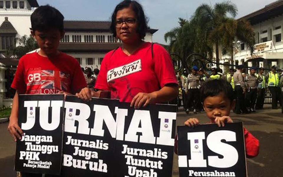 Journalists commemorate May Day in Bandung - May 1, 2017 (Merdeka)