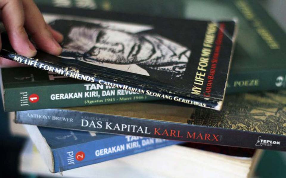 Left-wing books on sale in Jakarta - May 19, 2016 (Bernama)