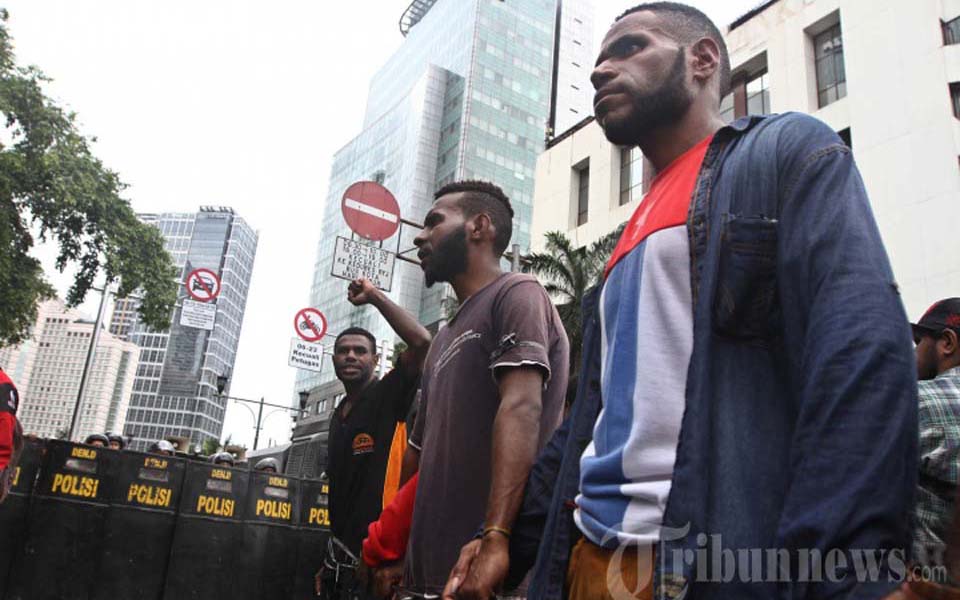 Protesters from the Indonesian People's Front for West Papua (FRI-WP) protest in Jakarta - January 1, 2016 (Tribune)