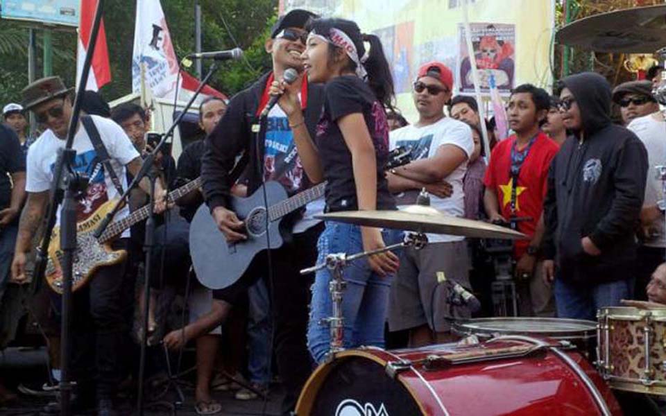 SID concert in Bali opposing Benoa Bay reclamation project - August 19, 2015 (Liputan6)