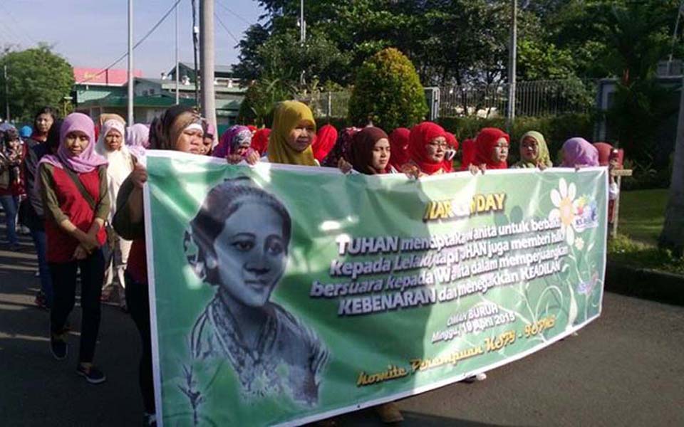 Kartini Day rally - Apr 20, 2015 (Koran Perdjoeangan)