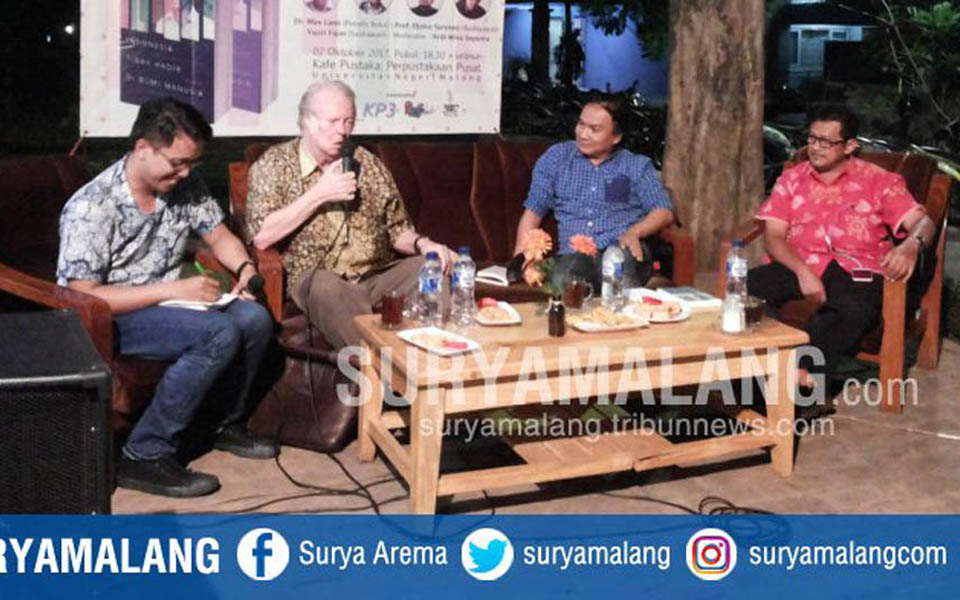 Ardi Wina Saputra, Max Lane, Yusri Fajar and Djoko Saryono - October 2, 2017 (Surya Malang)