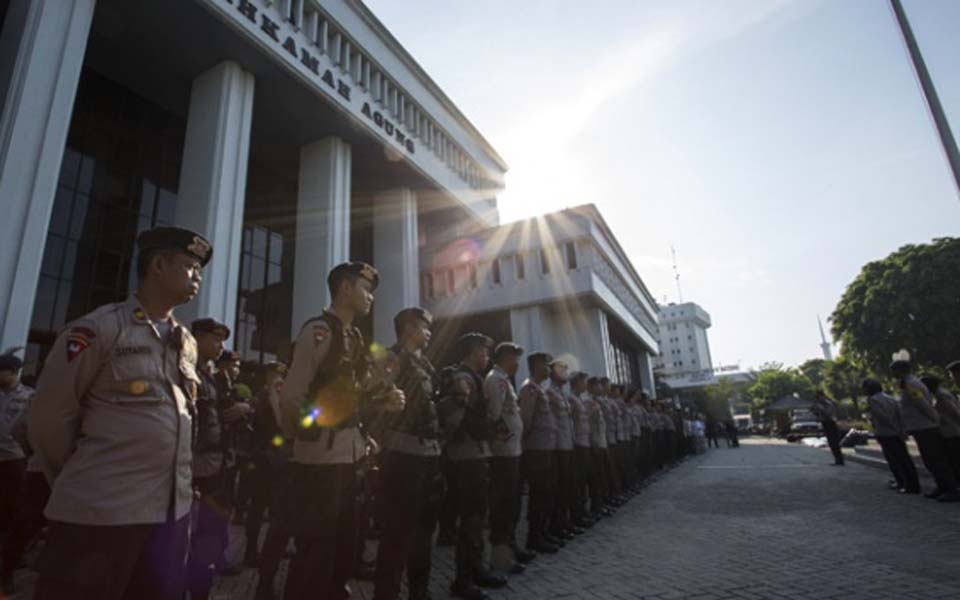 Police on alert to 'secure' May Day rally at Constitutional Court - May 1, 2017 (Tempo)