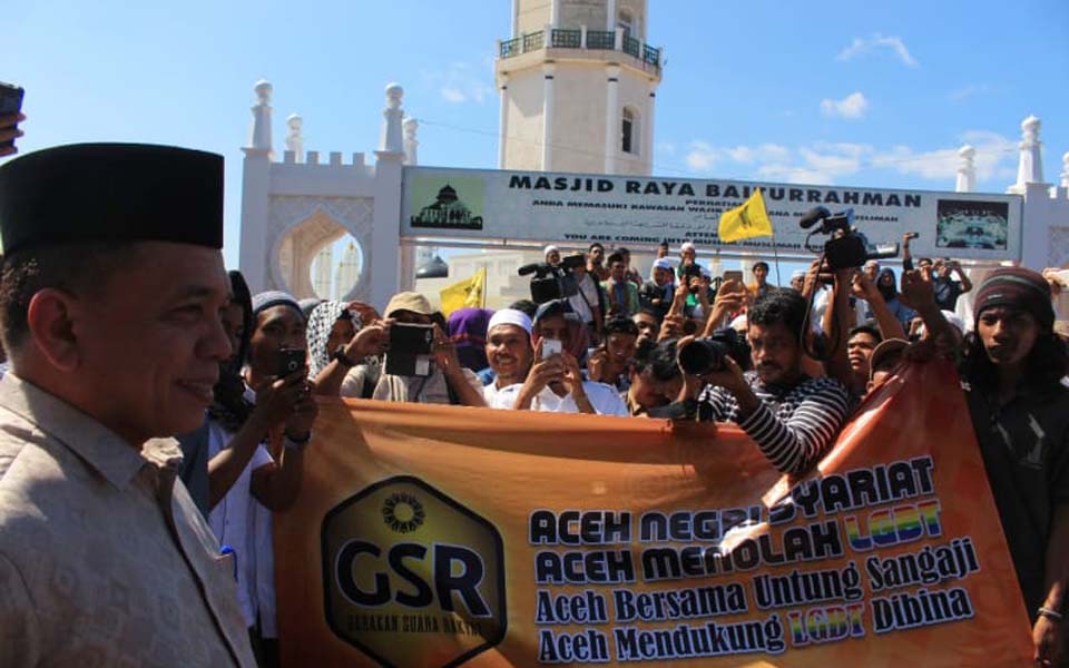 Aceh Governor Irwandi Yusuf at anti-LGBT action (Kumparan)
