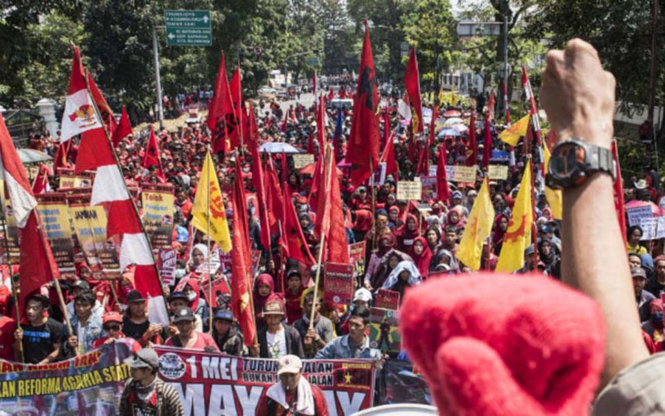 Bandung workers rally at governor's office on May Day - May 1, 2018 (Antara)