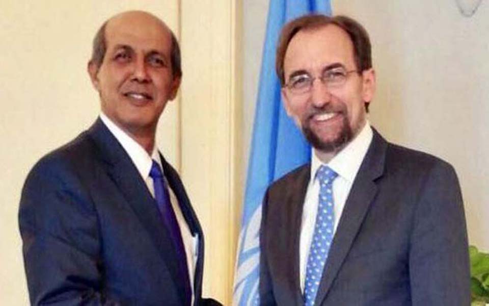 Hasan Kleib (left) and Zeid Raad Al-Hussein (right) at UN headquarters in Geneva (PTRI Jenewa)