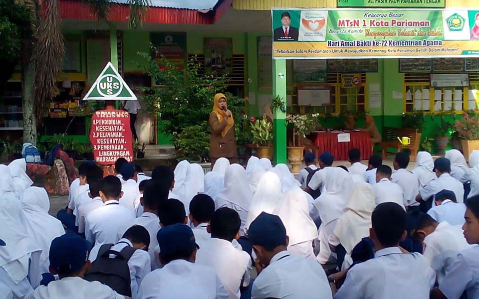 High-school students in Pariaman receive 'guidance' on LGBT (Sumbar)