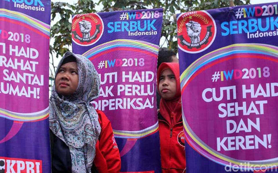IWD rally in front of the DPR - March 8, 2018 (Detik)