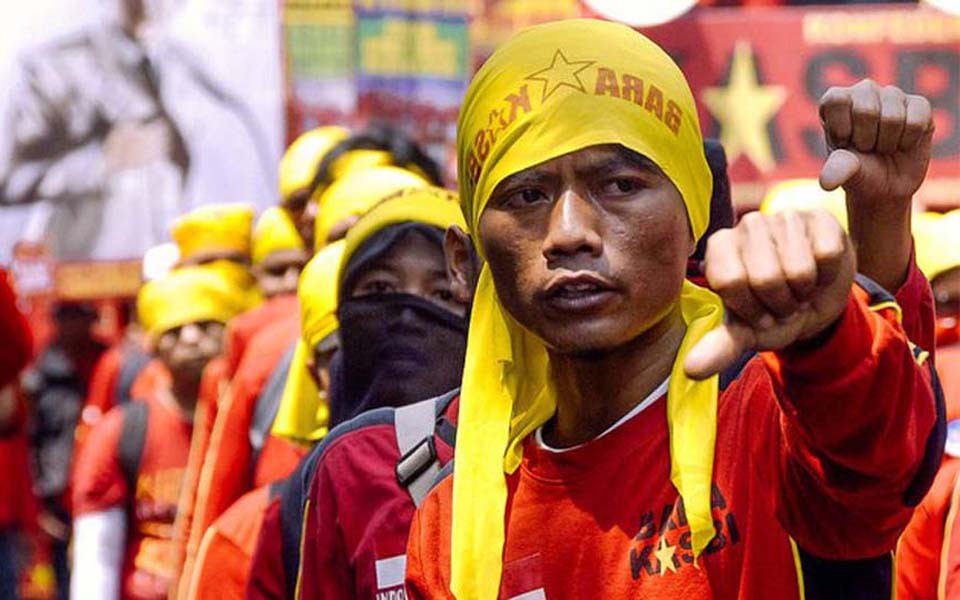 KASBI protesters marching to State Palace in Jakarta - October 30, 2017 (Tirto)