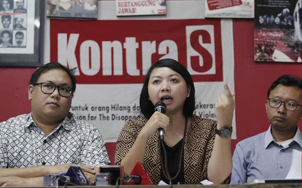 Kontras Deputy Coordinator Putri Kanesia (centre) – December 10, 2018 (CNN)