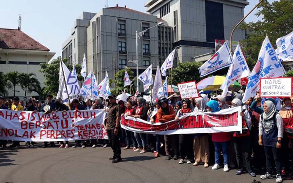 May Day rally at governor's office in Semarang - May 1, 2018 (Tribune)