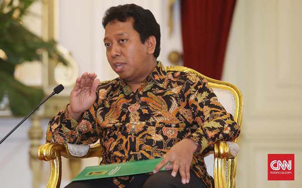 Romahurmuziy speaking in Presidential Palace in Jakarta in 2016 (CNN)