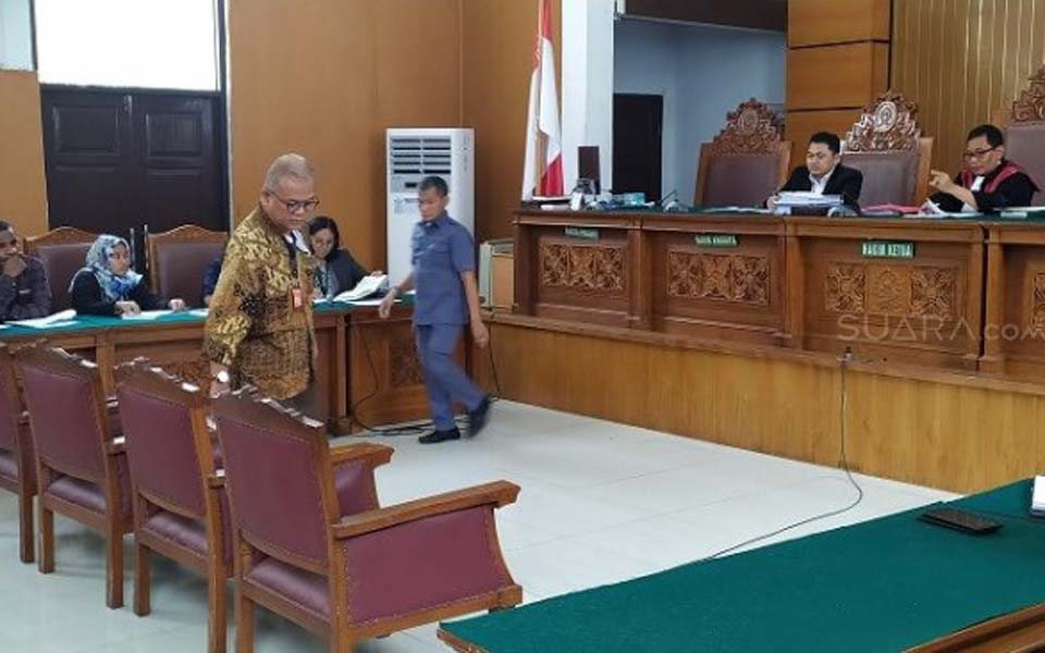 Abdul Fickar Hadjar prepares to give testimony at pretrial hearing – December 4, 2019 (Suara)