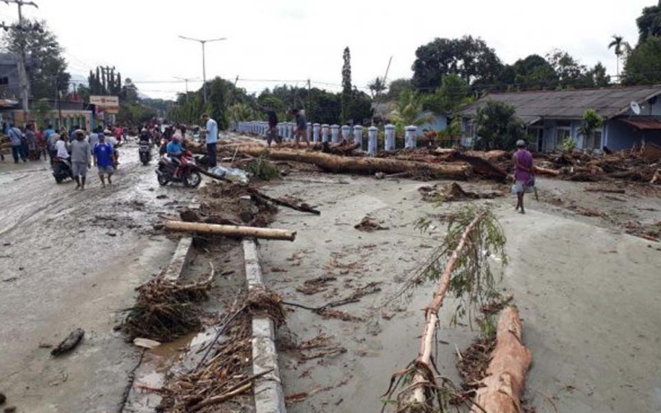 Damage cause by flash floods in Sentani (Tabloid Jubi)