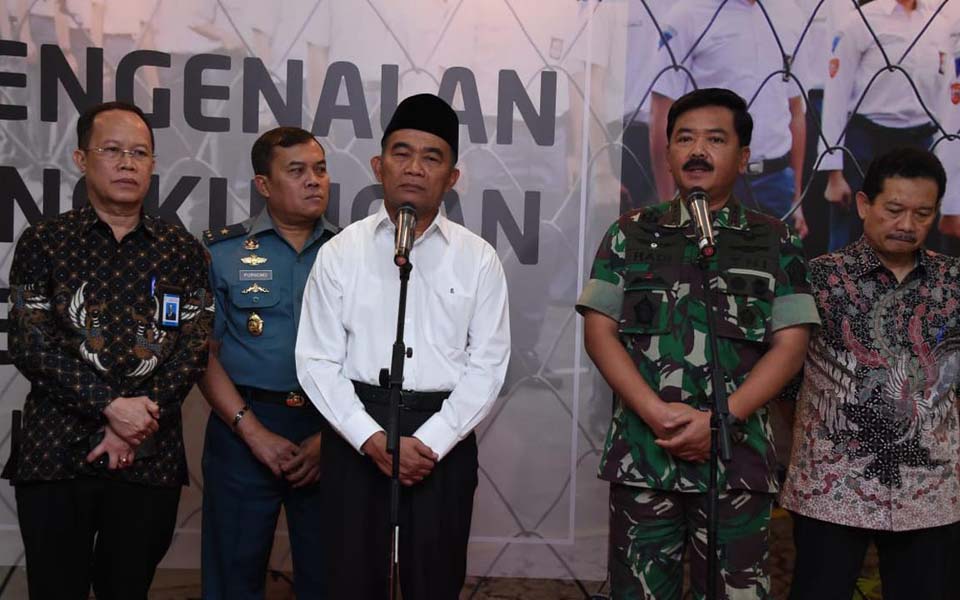 Hadi Tjahjanto and Muhadjir Effendy at press conference – July 21, 2019 (Puspen TNI)