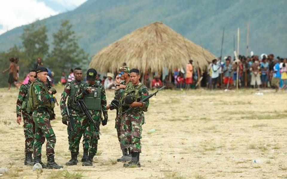 Indonesian soldiers on duty in West Papua (Tempo)