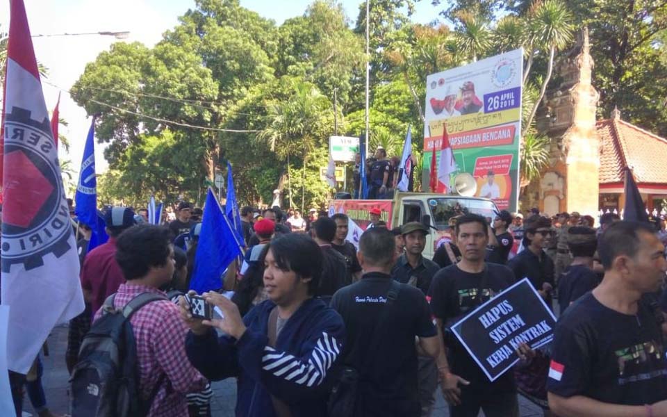 May Day rally in front of governor’s office in Bali – May 1, 2019 (Warta Bali)