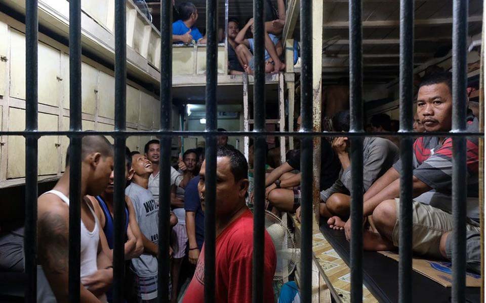 Overcrowding at Bagansiapiapi prison (BBC Indonesia)