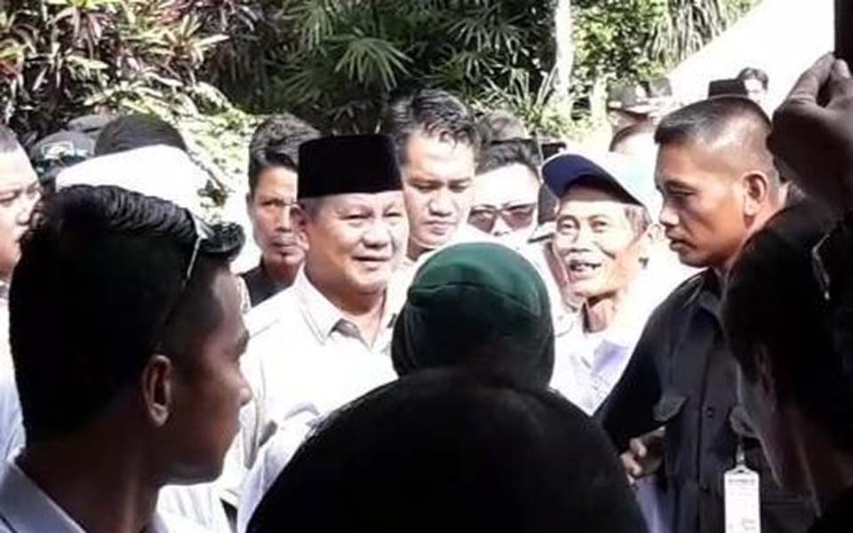 Prabowo visiting Suharto’s grave – May 27, 2019 (Detik)