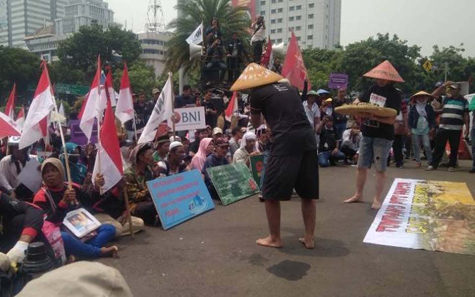 Walhi activists protest rights abuses at rally in Jakarta (Portal Hijau)