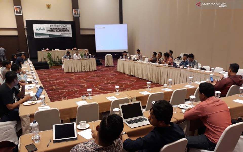 Walhi meeting in Palu to discuss formation of Green Party – July 16, 2019 (Antara)